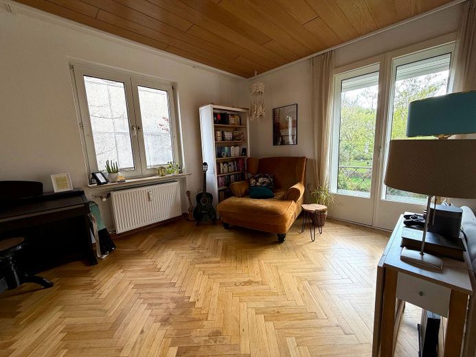 Vermietetes Altbau‑Mehrfamilienhaus in zentraler Lage – fünf Wohneinheiten mit Charakter – Foto 4