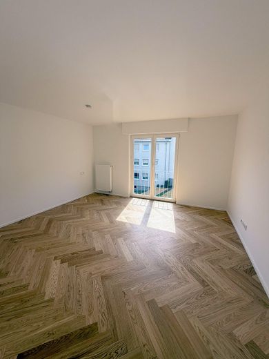 Po prostu się wprowadź – wyremontowane 4-pokojowe mieszkanie z balkonem od strony zachodniej – Zimmer
