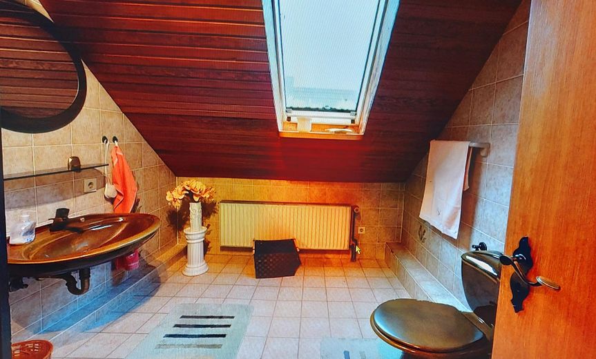 Ruhig gelegenes Einfamilienhaus mit Potenzial – Foto 9