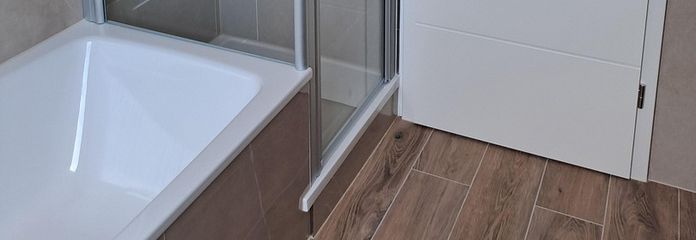 Badewanne + extra Dusche