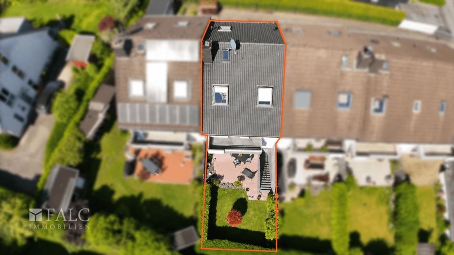 Familienfreundliches Wohnen in ruhiger Lage - gepflegtes Reihenmittelhaus mit zahlreichen Modernisierungen – Hinteransicht