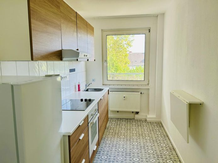 Attraktive, lichtdurchflutete 2,5-Zimmer-Wohnung mit Balkon – Küche
