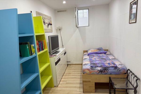 Piso de 3 habitaciones, cocina y baño cerca del aeropuerto de Hahn