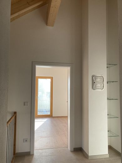Ampia casa unifamiliare luminosa e inondata di luce – Flur OG