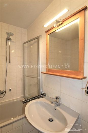 22592 HomeCompany Dresden Möbliert/Furnished Maisonette-Apartment mit Dachterrasse in Dresden-Seidnitz max. 3 Personen – 8bbab77b19d297bc85c98d2bb57a5c310b63a7b7.jpg