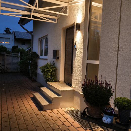 Bergstraße'daki Lorsch'ta galeri ve asma katlı yüksek kaliteli yarı müstakil ev – Eingangsbereich