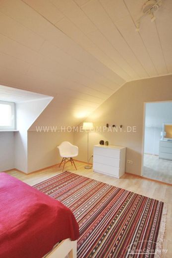 Bockenheim (8064303) Helle möblierte Dachwohnung in guter Lage – b162983c9ed226f3130d75f6abd14182127f7902.jpg